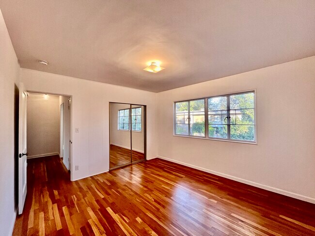All hardwood floors - 5367 Village Grn