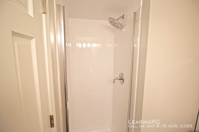 Building Photo - Jefferson on the Plaza