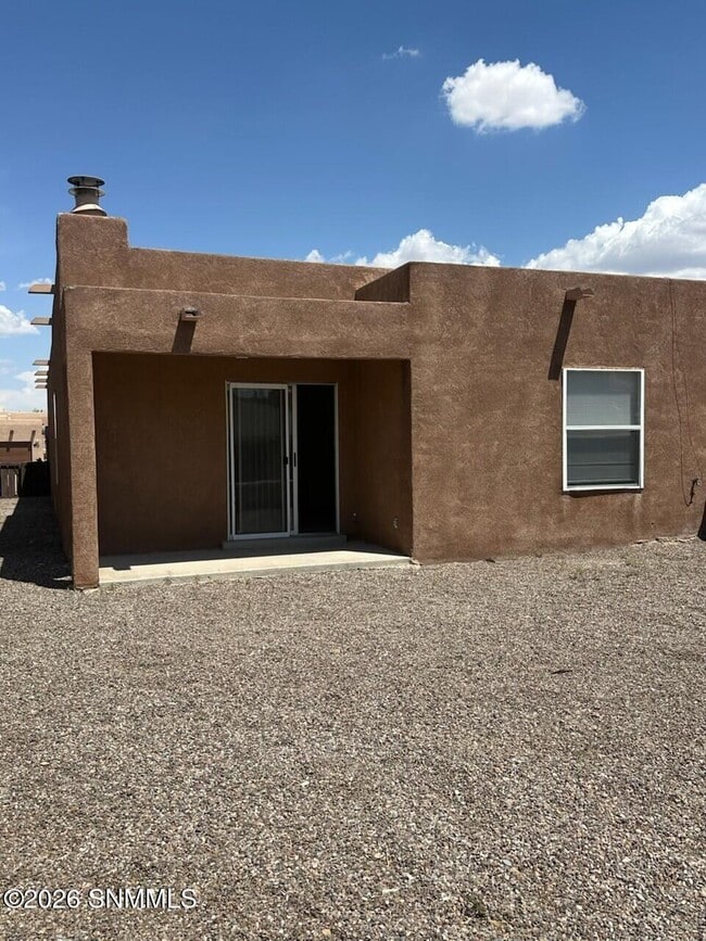Building Photo - 3231 Eagle Ridge Dr