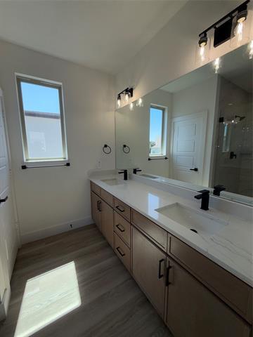 Building Photo - 5508 Mesa Cir