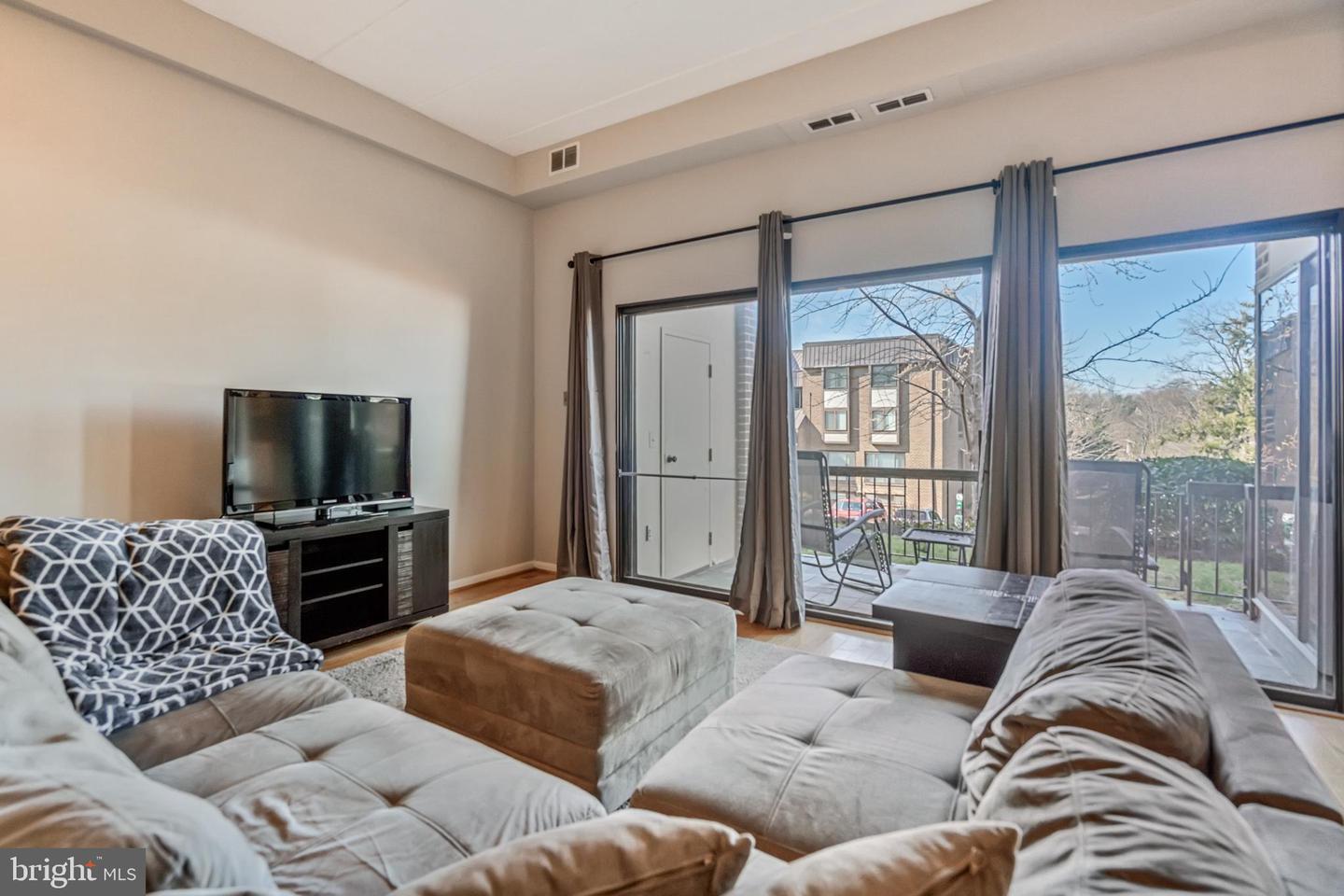 Building Photo - 130 Roberts Ln