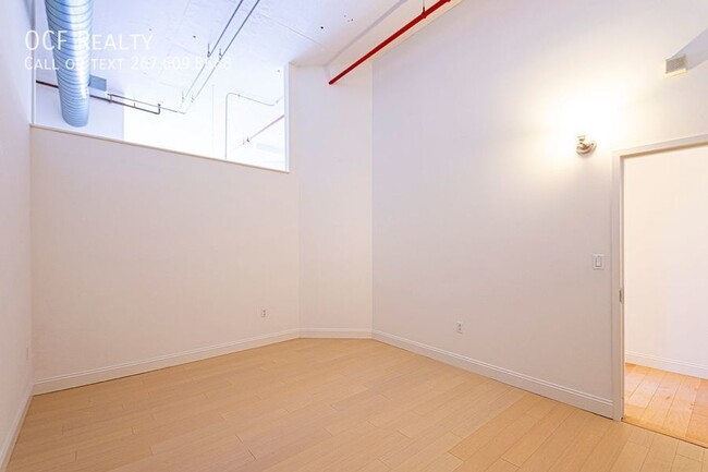 Building Photo - One Bedroom Northern Liberties Loft