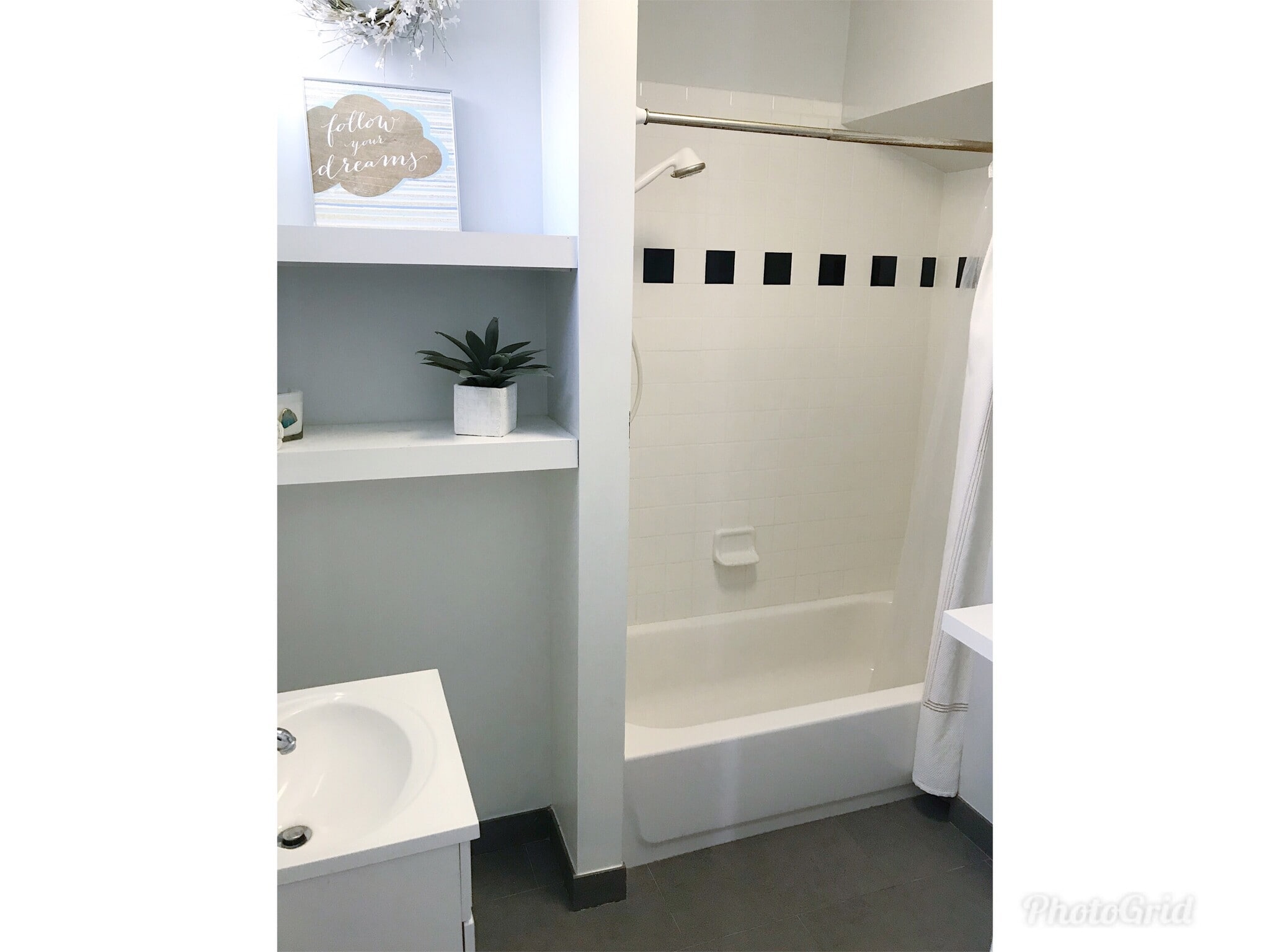 Building Photo - 25612 Lucille Ave