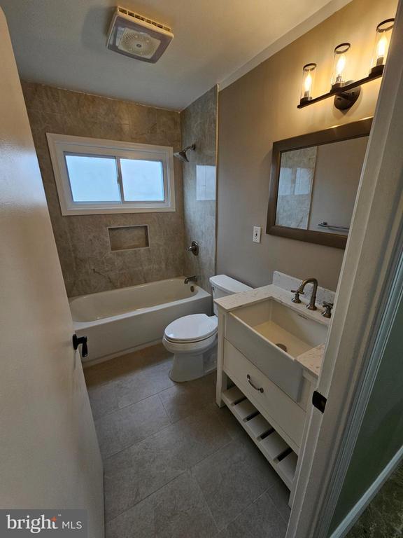 Building Photo - 65 Silverspruce Rd