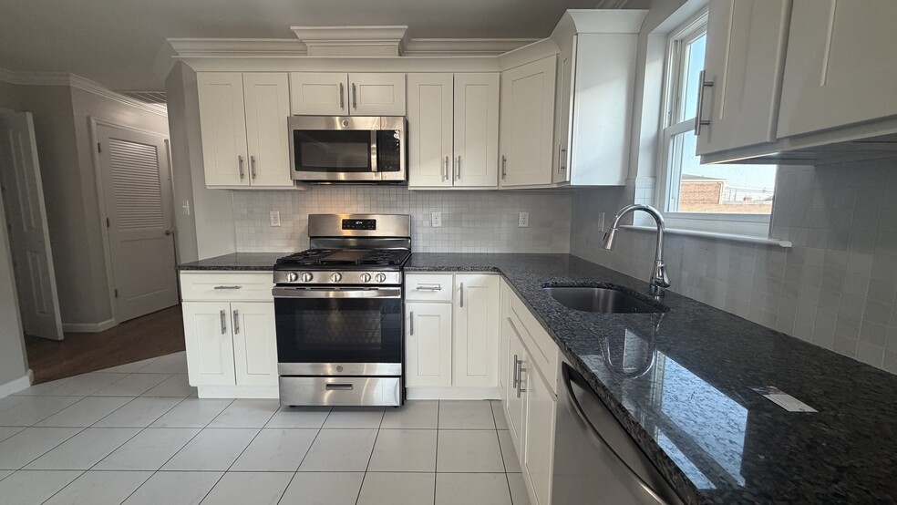KITCHEN - 234 Palmer St