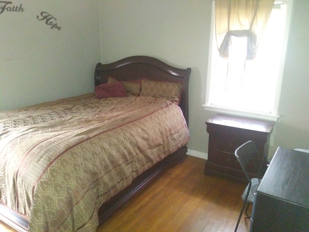 Building Photo - 901 N Locust Rd