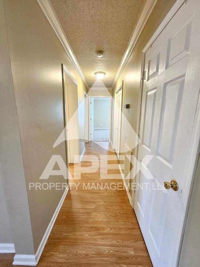 Building Photo - MOVE-IN SPECIAL!! NO RENT UNTIL MAY! - 3 Bd | 2 Ba Top Floor Condo in West Knoxville!