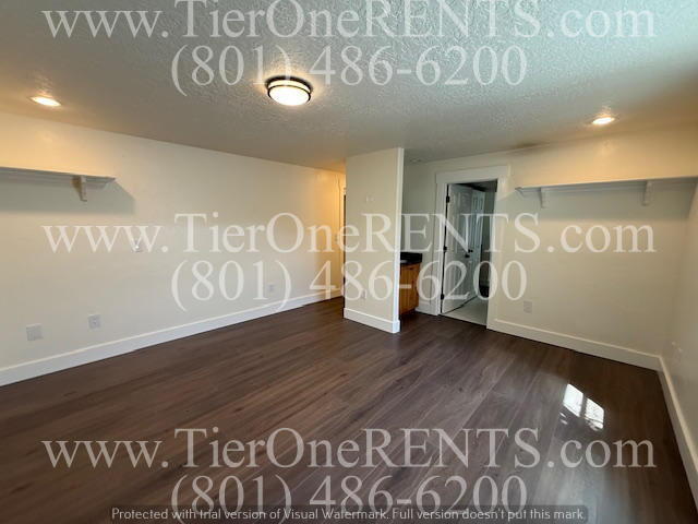Building Photo - This property offers a NO DEPOSIT option a...