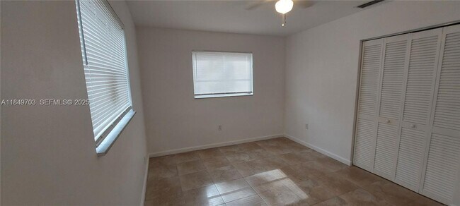 Building Photo - 2190 NW 87th Ln