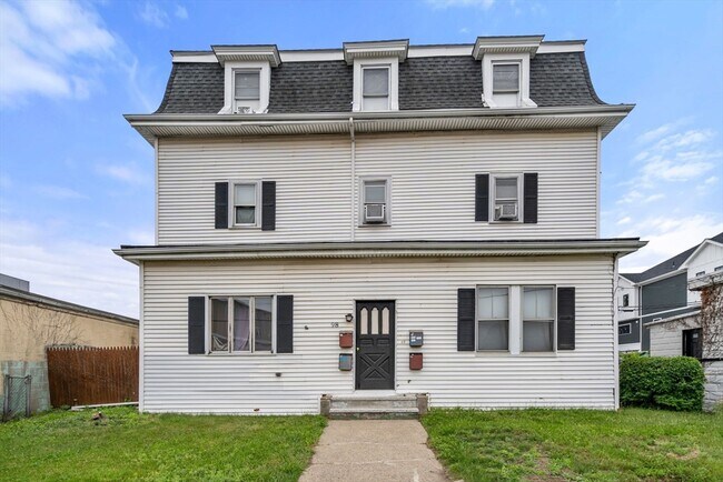 Primary Photo - 98-102-102 Franklin St