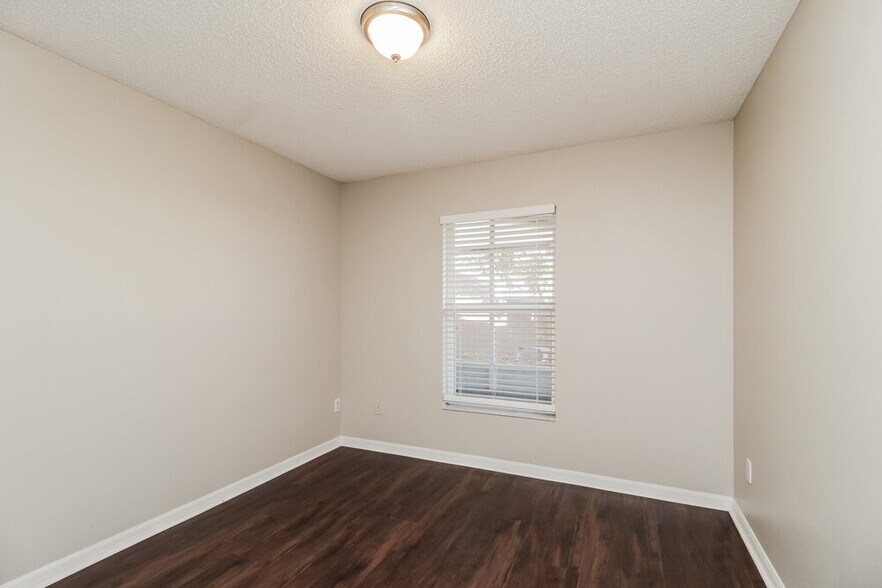 Building Photo - 2756 River Ridge Dr