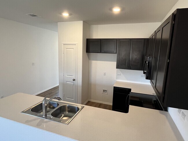 Building Photo - 312 Freshwater Dr