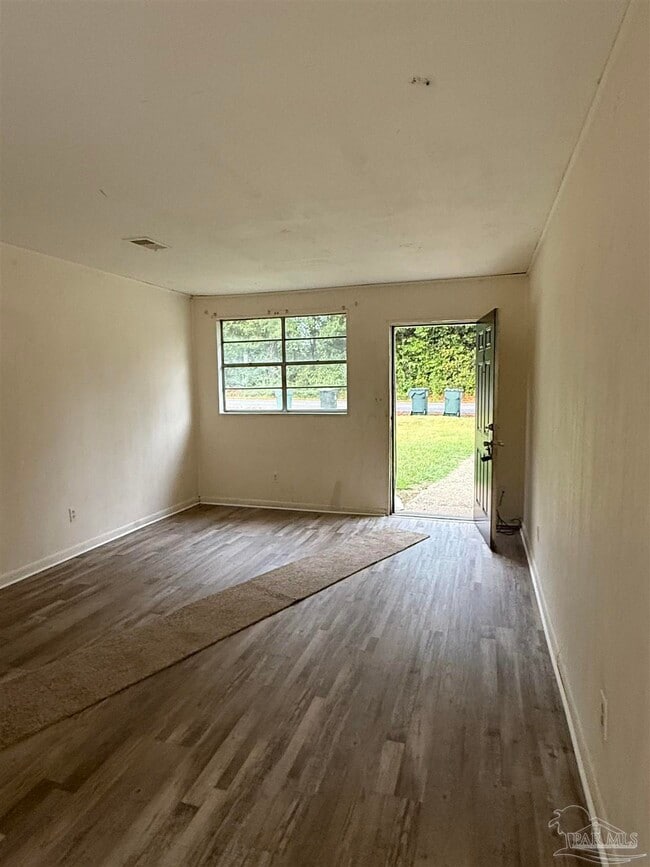 Building Photo - 671 E Olive Rd