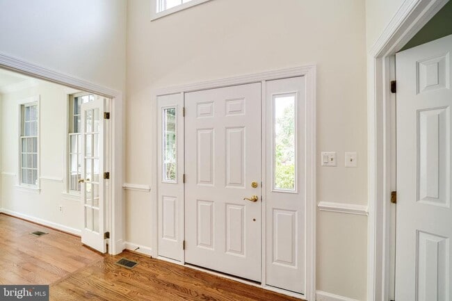 Building Photo - 6207 Woodland Lake Dr