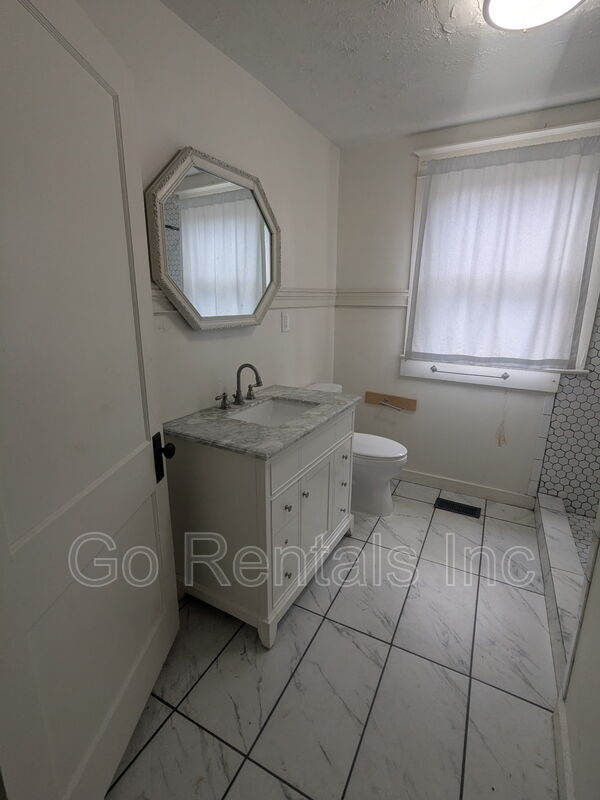 Building Photo - 816 Goldwire St SW