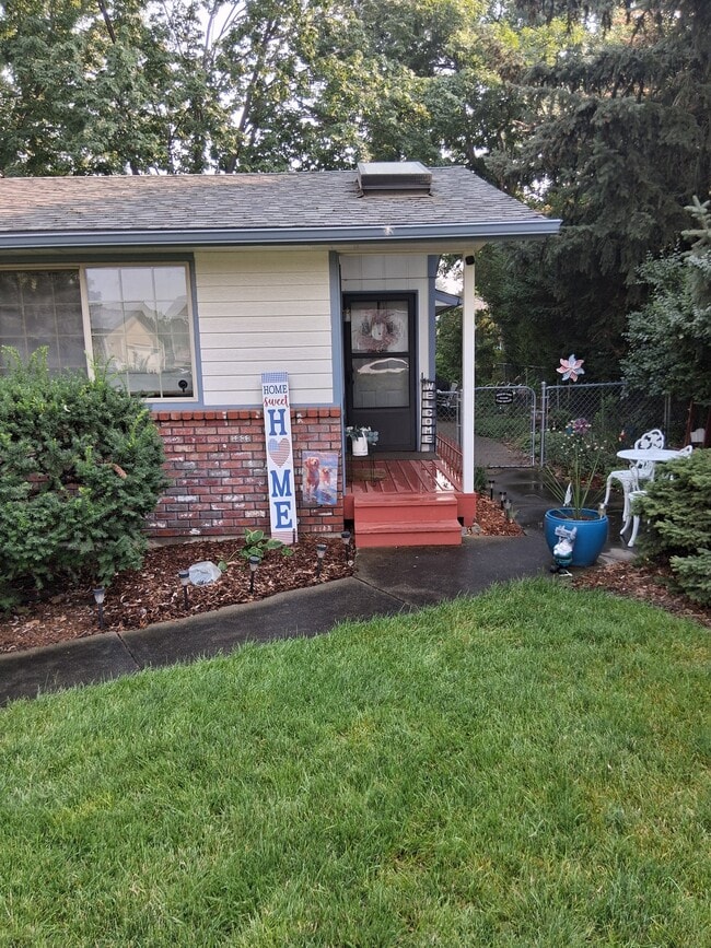 Building Photo - 15008 E 20th Ave