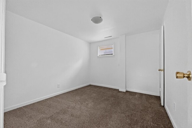 Building Photo - 1321 25th St