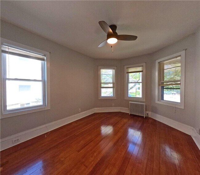 Building Photo - 1005 Narragansett Blvd