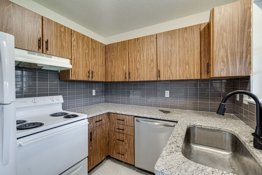 Building Photo - 2845 Dayton Blvd