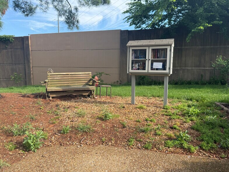 Lending library - 226 Hillsboro Pl