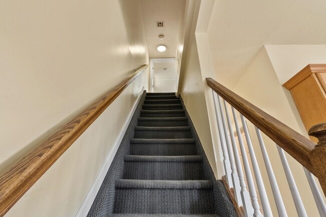 Building Photo - 155 Arlington Ave