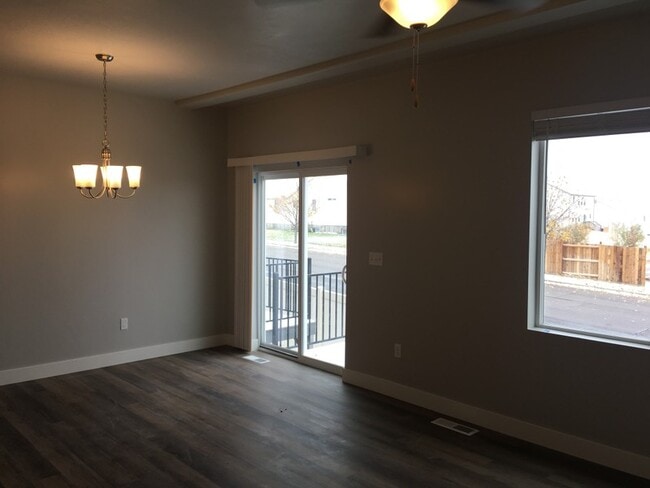 Building Photo - 847 Gleneagle Ct
