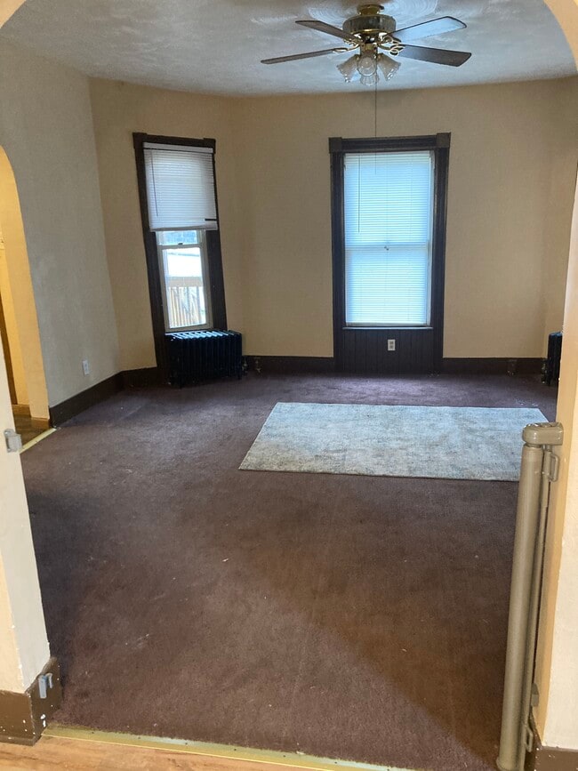 Building Photo - 89 W Walnut St