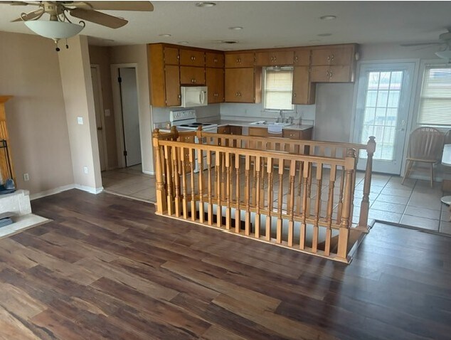 Building Photo - 1084 E Santa Fe St