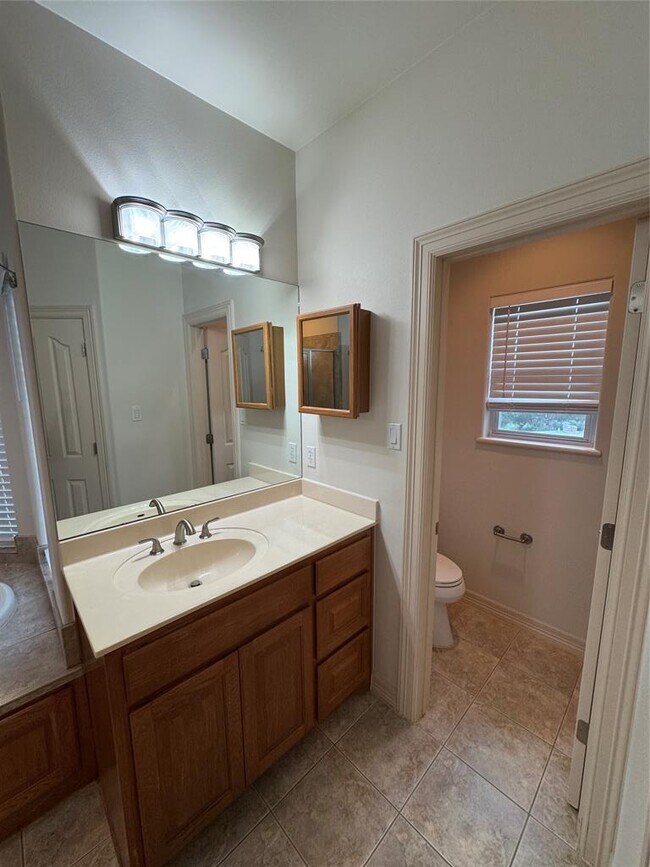 Building Photo - 13700 Madrone Mountain Way