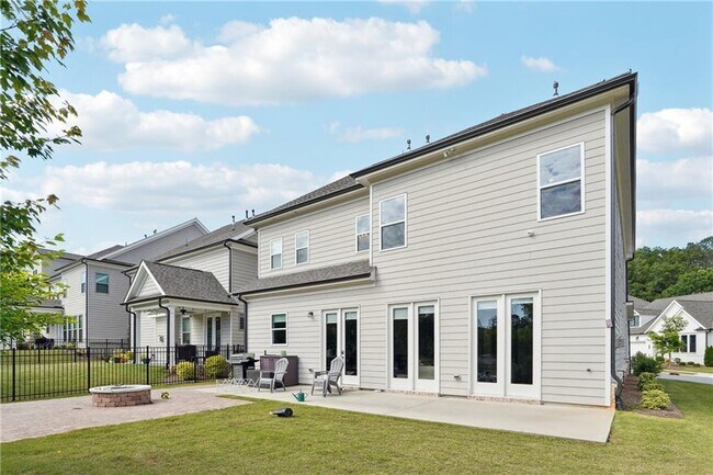 Building Photo - 805 Miranda Ter