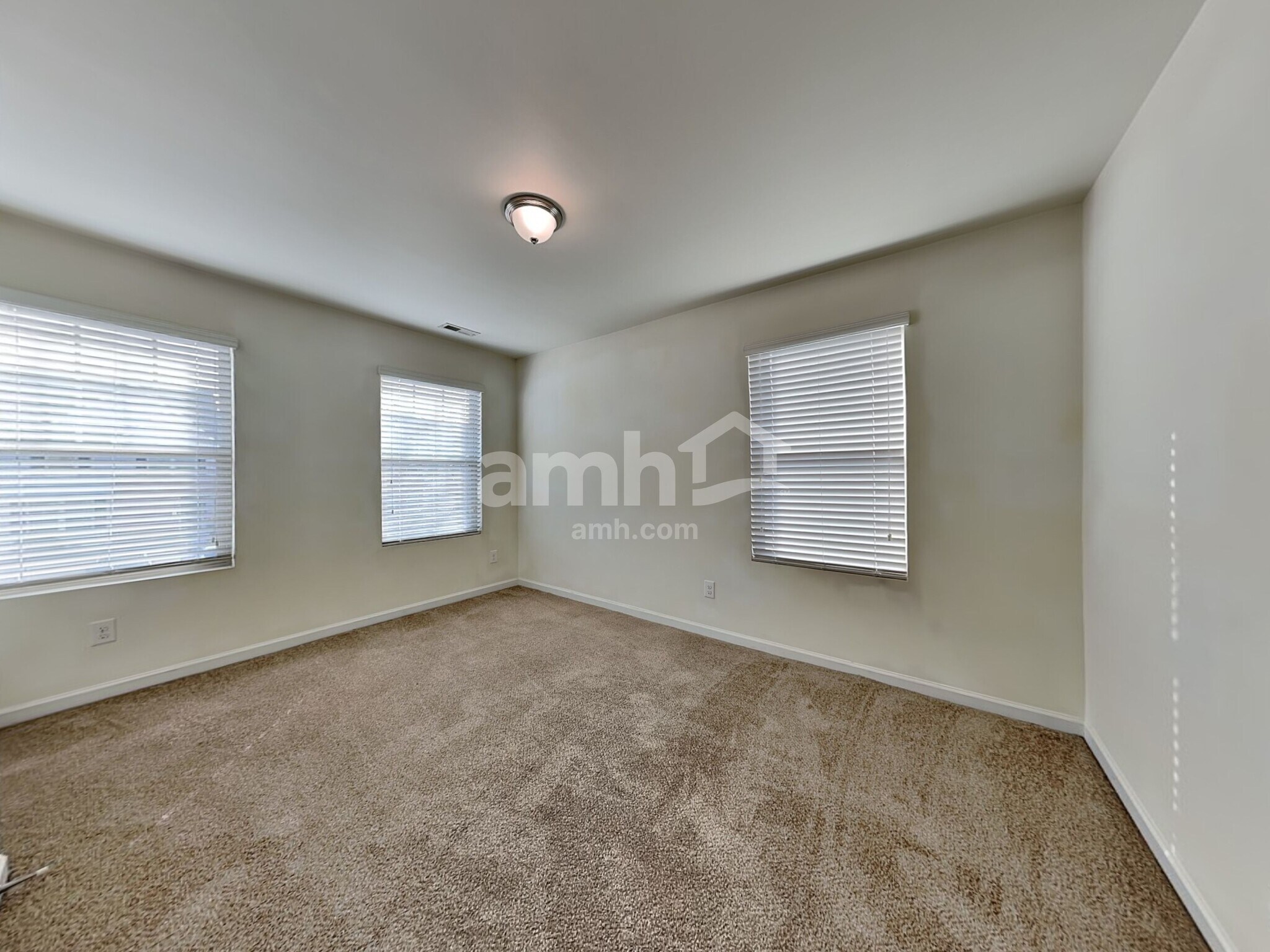 Building Photo - 4483 Middletown Dr