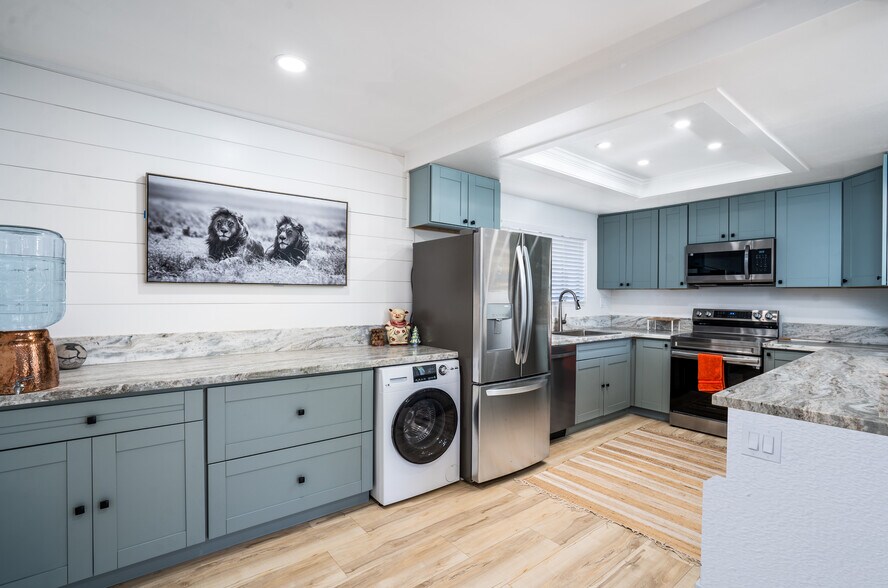 Building Photo - 3407 Del Este Way