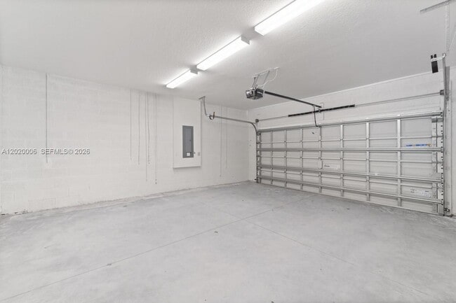 Building Photo - 4492 Tacoma Pk Dr