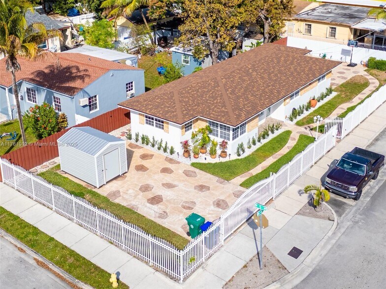 Primary Photo - 431 NW 47th St