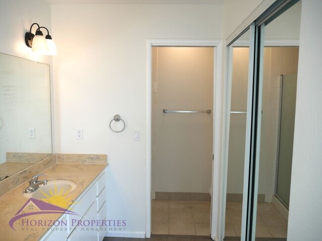 Building Photo - 3 Bed 2.5 Bath 1,380 sqft Townhome in Carm...