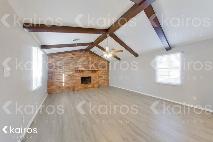 Building Photo - 4922 Parker St