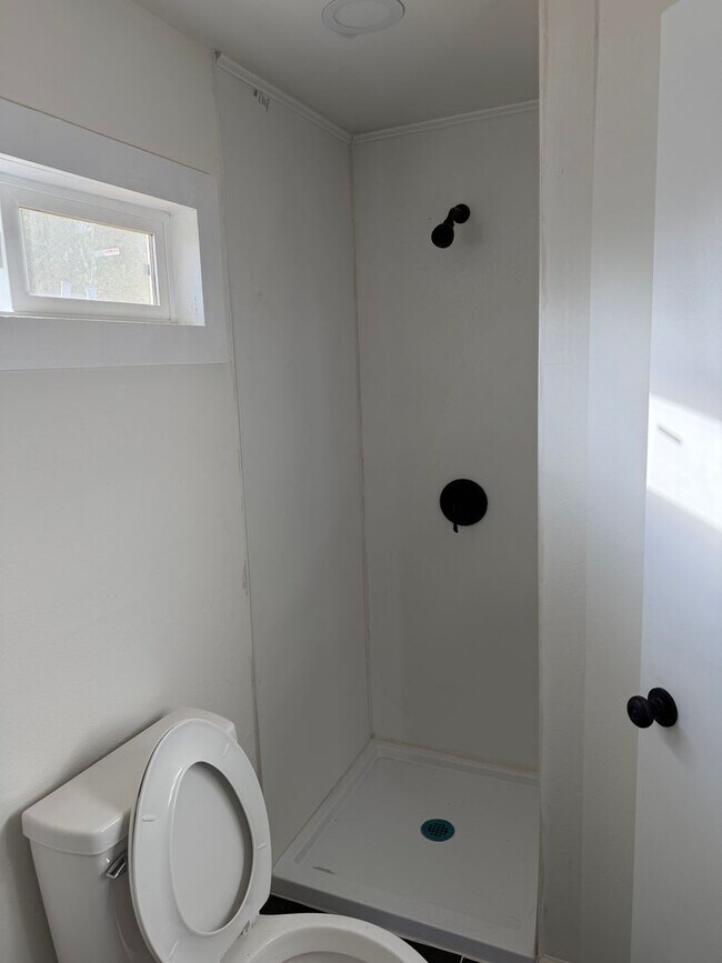 Building Photo - 220 S K St