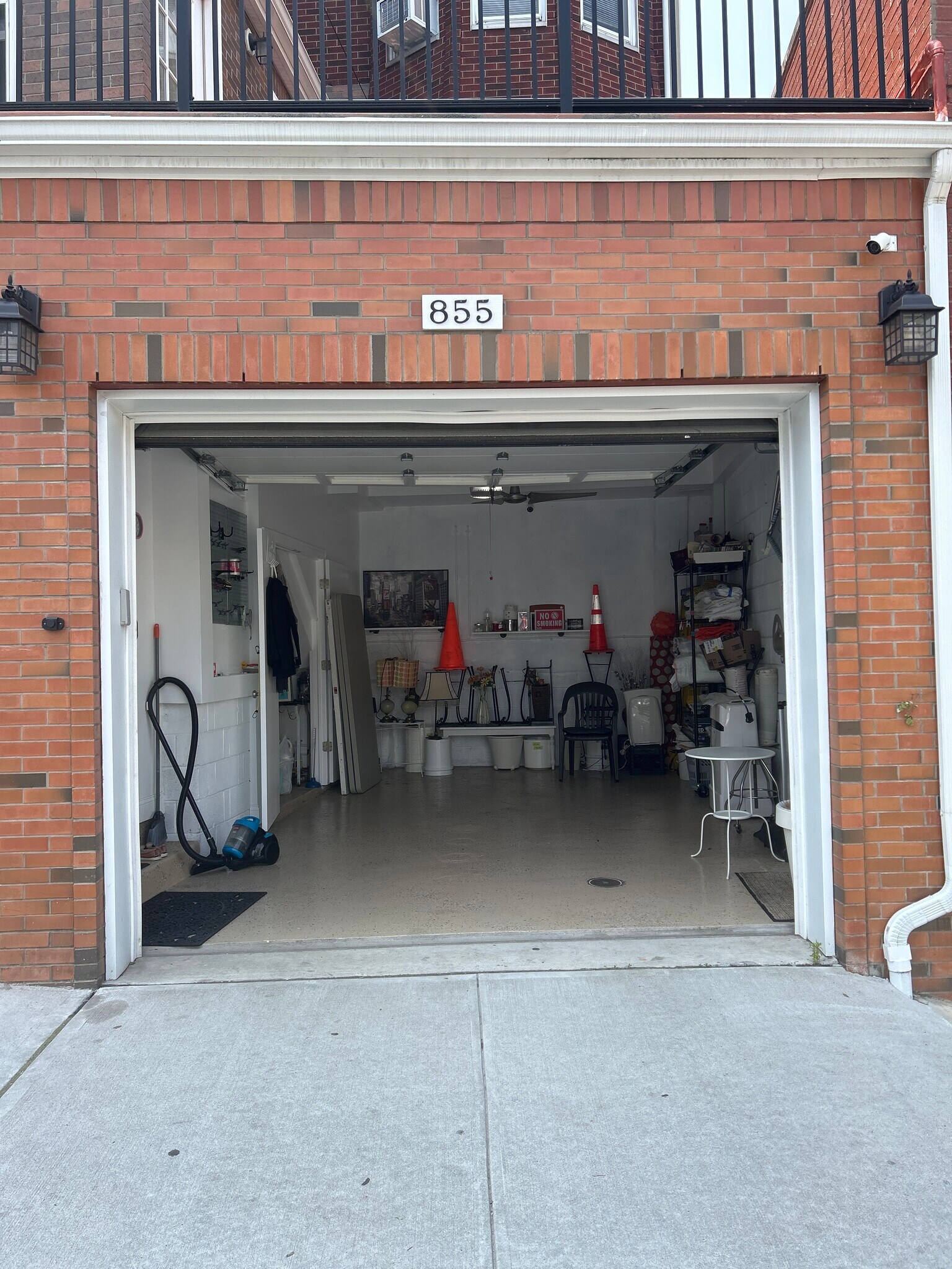 Building Photo - 855 Pavonia Ave