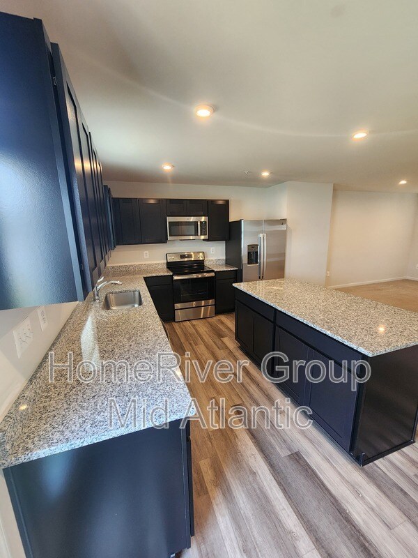 Building Photo - 203 Bowline Dr