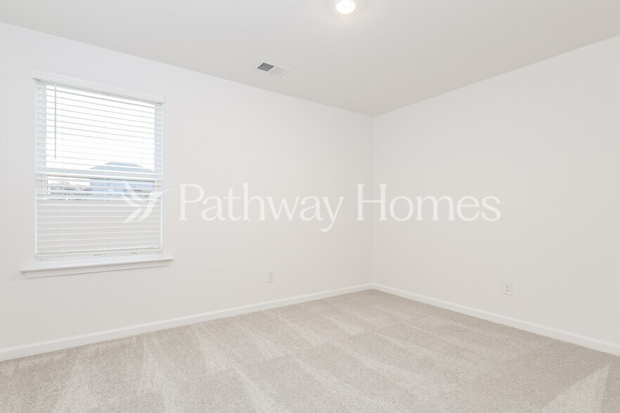 Building Photo - 1200 Arnhem Dr
