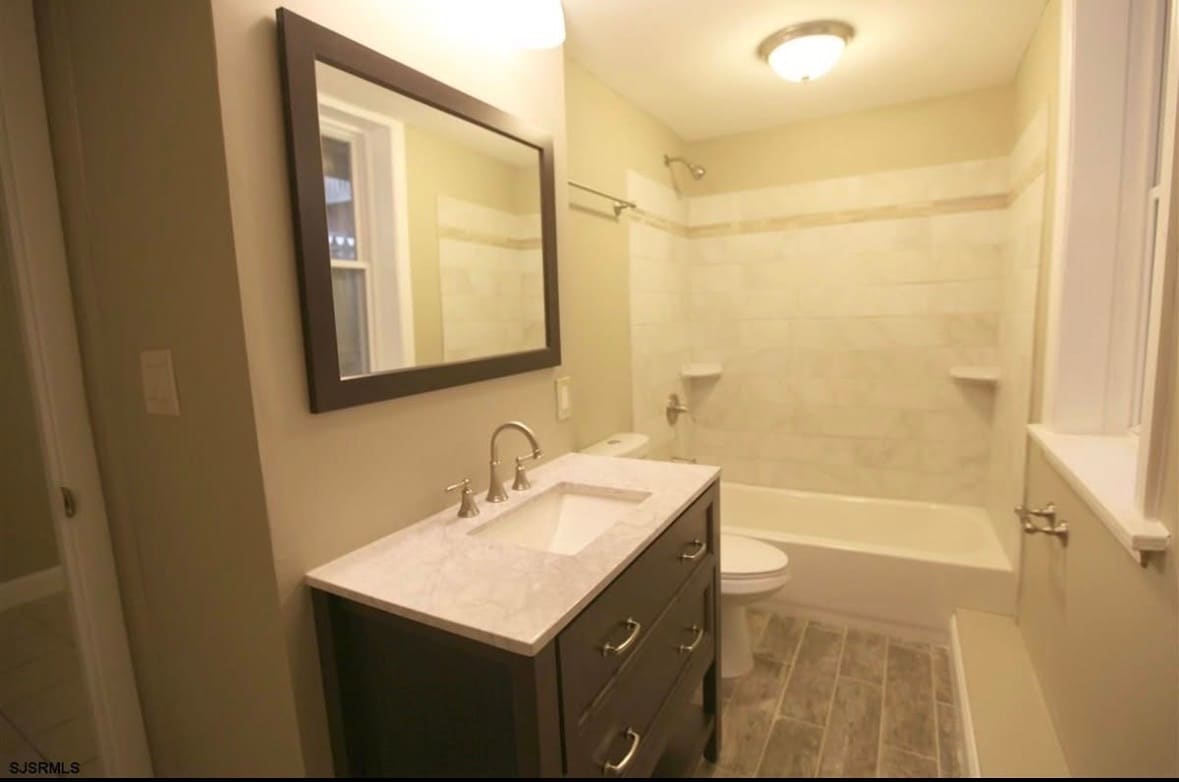 Building Photo - 111 N Troy Ave