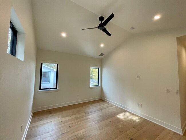 Building Photo - 1309 Palo Duro Rd