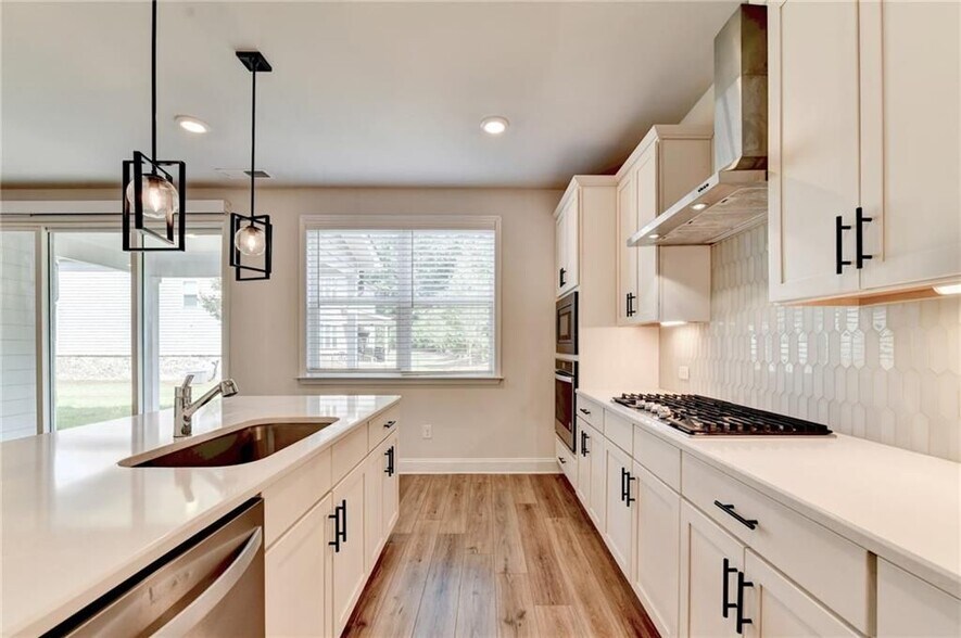 Building Photo - 3438 Long Creek Dr