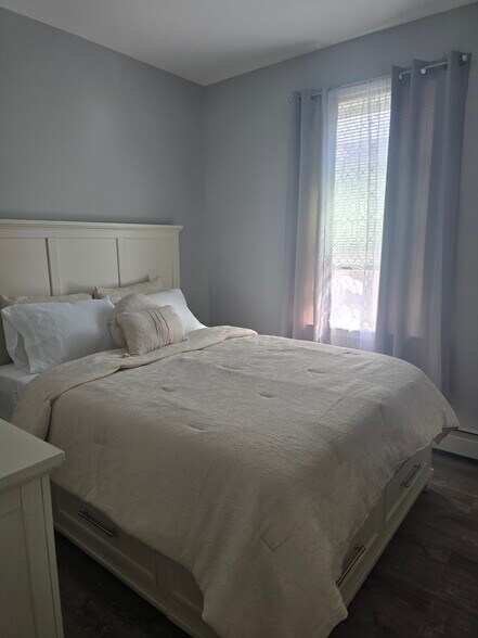 Building Photo - 32 Homestead Ave