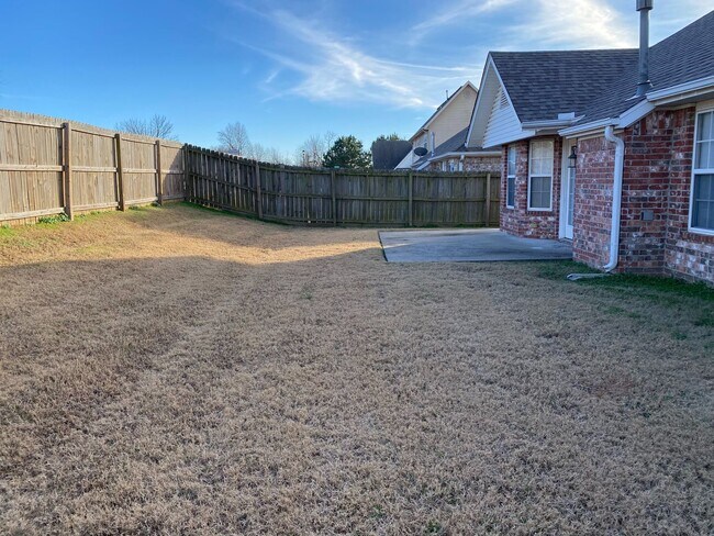 Building Photo - 3 Bedroom Home for Rent in Springdale!