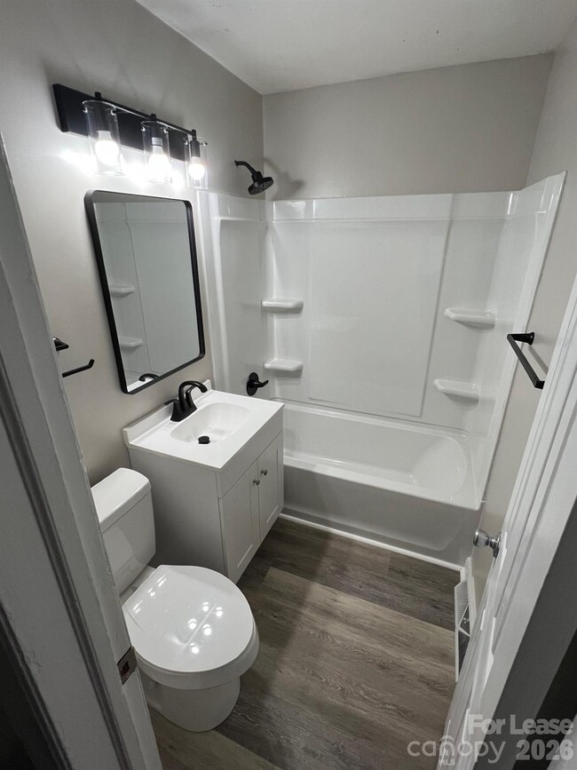 Building Photo - 307 S Merritt Ave