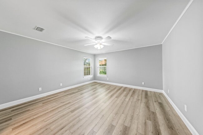 Building Photo - 508 Garden Oaks Cove