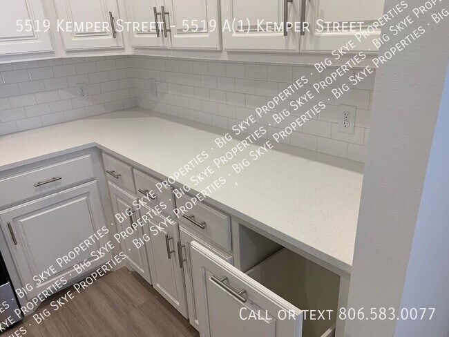 Building Photo - 5519 Kemper St
