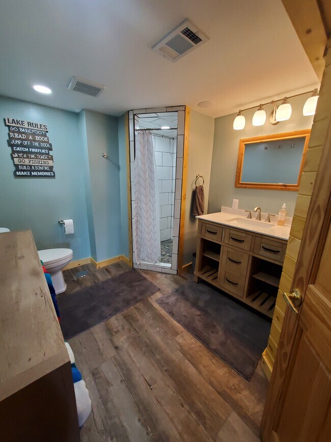 Entry floor/basement bathroom, 3/4 - 18629 Langly Ave N