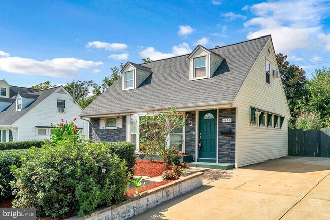 Building Photo - 6604 Cavalier Dr